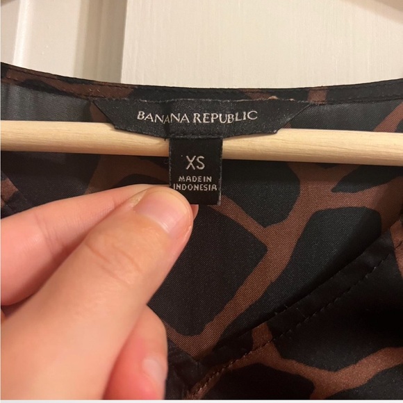 Banana Republic Giraffe Print Blouse - Picture 4 of 8